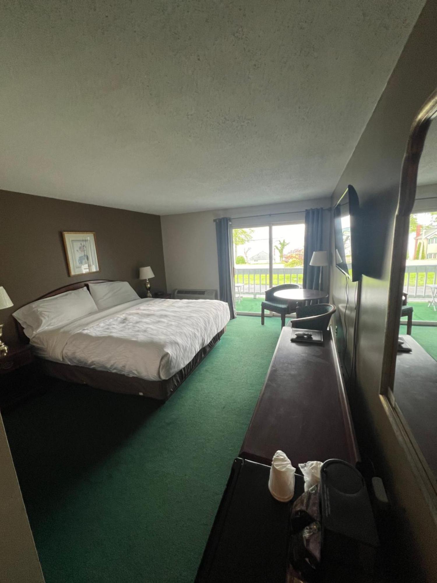 Webb'S Hotel Mayville エクステリア 写真